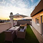 5-Star Luxury Penthouse Hedera